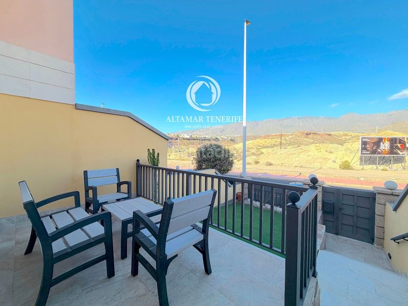 Foto 31aaa9d3-7b2c-43ba-91cd-26fee4c7fa94. Rent semi detached house with parking pool in La Caleta Adeje