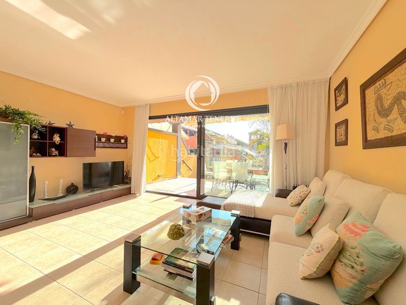 Foto f636d87f-3876-449d-8737-6093b41fd4d5. Rent semi detached house with parking pool in La Caleta Adeje