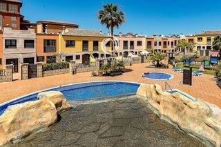Rent Semi detached house  La enramada. Adosado en alquiler de larga temporada en adeje park, la caleta