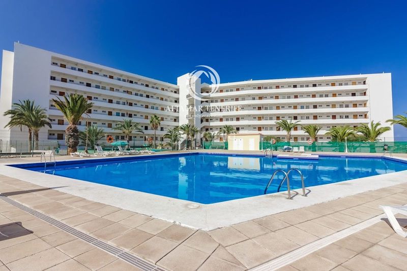 Foto 674d5ff5-ae32-4535-922b-f71e46e6513c. Apartament amb piscina a Playa de las Américas Adeje