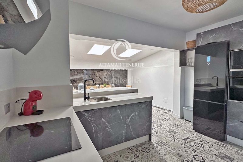 Foto e189eed8-a8fb-4fc5-8f6d-229791612041. Casa amb aparcament piscina a Playa Fañabé Alto Adeje