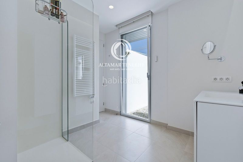 Foto a8924cdf-9b7e-4603-b191-cd73b55b6af3. Casa amb aparcament piscina a Playa de San Juan Guía de Isora