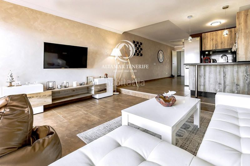 Foto e2d1d6b4-bfab-47e6-9e9c-2aeb1d09e500. Apartament amb piscina a Torviscas Centro y Alto Adeje