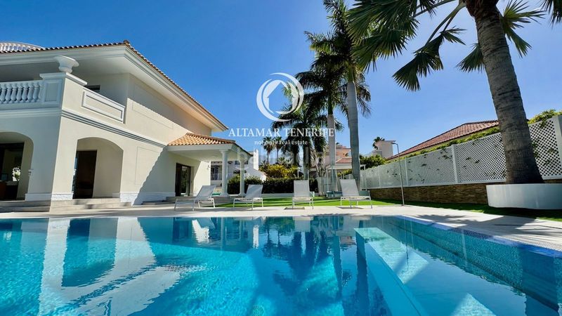 Foto 593a08e1-3733-4524-9655-60b58cbc63a7. Casa amb aparcament piscina a La Caleta Adeje