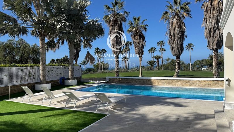 Foto 94574ebb-4417-4ae1-ac7d-64e4c29cdc32. Casa amb aparcament piscina a La Caleta Adeje