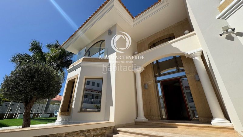 Foto a11cca9d-dde4-4ead-85d1-58e8e05e747e. Casa amb aparcament piscina a La Caleta Adeje