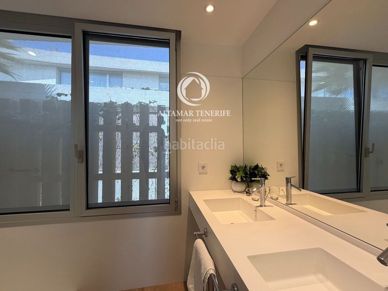 Foto 418abda3-f01e-4395-a9dc-2379606c2928. Casa amb aparcament piscina a Abama Guía de Isora