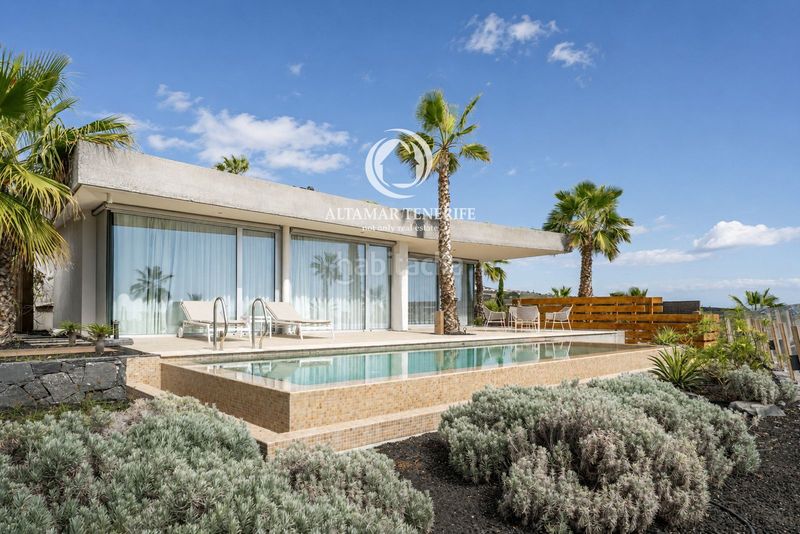 Foto f8567637-e323-4e78-8b52-cf29d9253cb3. Casa amb aparcament piscina a Abama Guía de Isora
