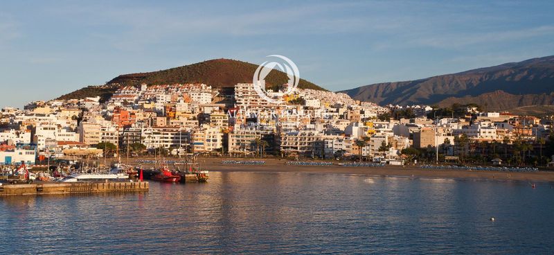 Foto bb3df2d2-1a1d-4d2a-8ecb-8958a9fd0129. Apartament amb aparcament piscina a Los Cristianos Arona
