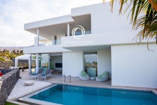 Rent House  Calle maria zambrano 46,6,. Alquiler de villa de lujo en casas del lago, abama