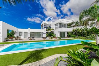 Haus in La Caleta. Villa de lujo en barranco del inglés