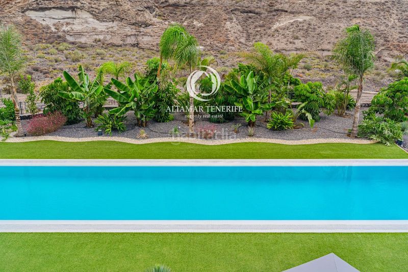 Foto ce646493-3469-4be7-8c57-c7594a9ef7bc. Casa amb aparcament piscina a La Caleta Adeje