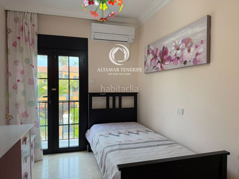 Foto 3a71a5ff-3cd3-41d6-9718-2f028c6d4d94. Rent semi detached house with parking pool in Playa del Duque Adeje