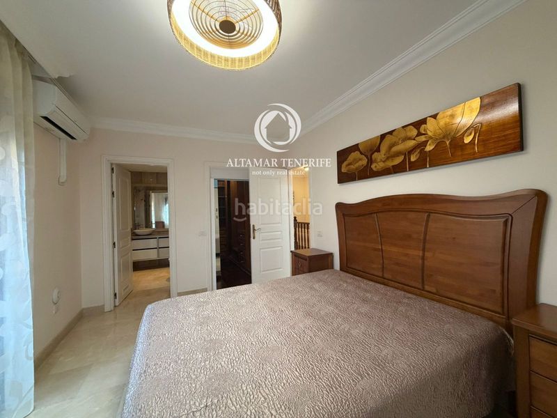 Foto 5df9cb48-c8cb-4cc7-a8b6-b7f3eadf8b2c. Rent semi detached house with parking pool in Playa del Duque Adeje