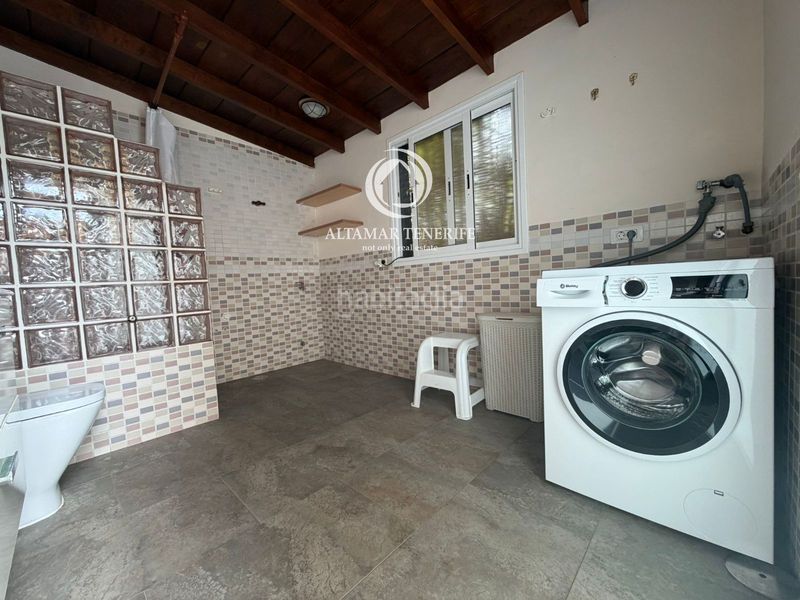 Foto d1c823dc-e44c-41b4-9a6d-48515d5ca9c0. Rent semi detached house with parking pool in Playa del Duque Adeje