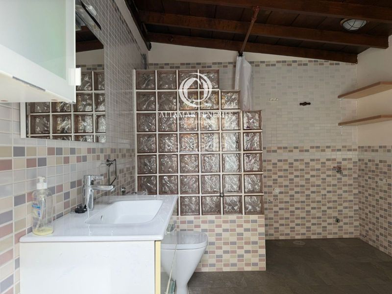 Foto f10c957d-7d2c-465d-b66f-ab018f8b1d48. Rent semi detached house with parking pool in Playa del Duque Adeje