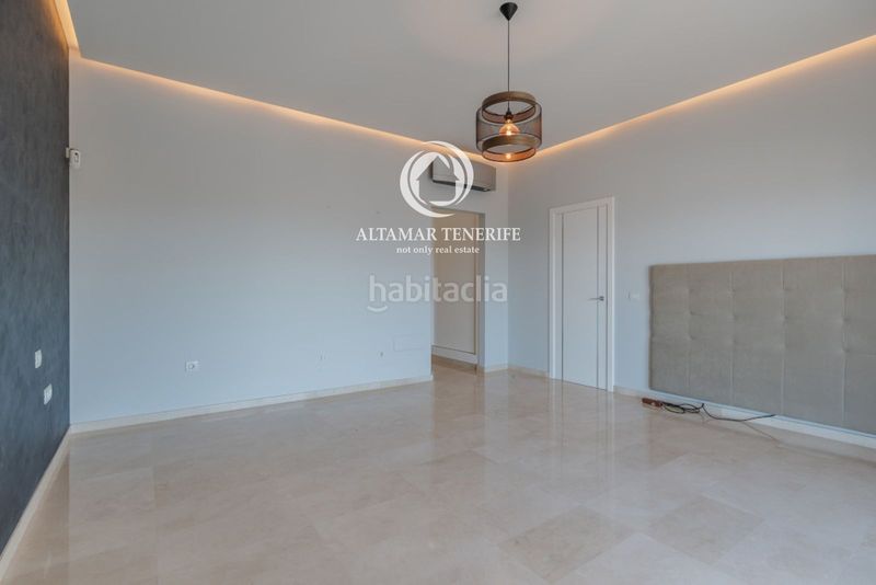 Foto 585f9fa6-65fc-46f7-a6d8-5cdc078e9f88. Casa amb aparcament piscina a San Eugenio Alto Adeje