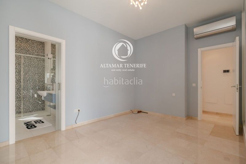 Foto f14dc6b3-ffea-478c-aa64-6246cd1d3035. Casa amb aparcament piscina a San Eugenio Alto Adeje