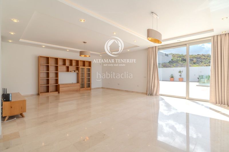 Foto f4b8c1e7-ca5e-4756-a32b-501a14f67b2f. Casa amb aparcament piscina a San Eugenio Alto Adeje