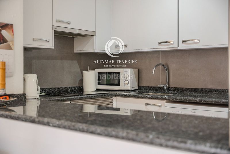Foto f3f021c0-bf44-412a-ab81-d9b8a3e63e55. Apartament amb aparcament piscina a Torviscas Centro y Alto Adeje