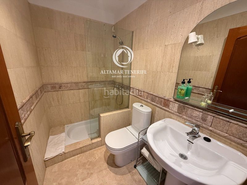 Foto 47282b1f-8b82-4e3b-bd32-93dfefc89629. Casa adossada amb aparcament piscina a Playa de Fañabé Adeje