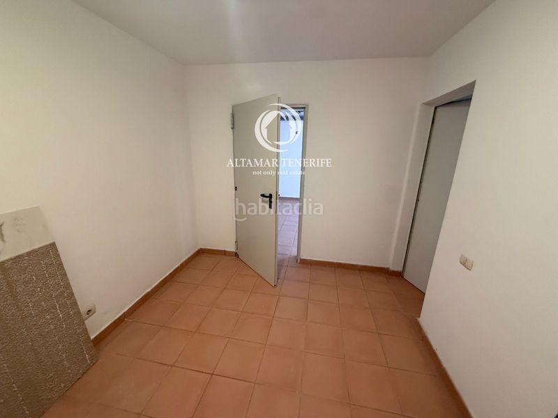 Foto 4a533234-25f7-476b-87e6-ec45cdc9b5f2. Casa adossada amb aparcament piscina a Playa de Fañabé Adeje