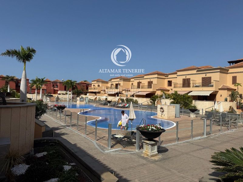 Foto 9f482276-e8f5-43a6-bd83-79aa5496fa4d. Casa adossada amb aparcament piscina a Playa de Fañabé Adeje