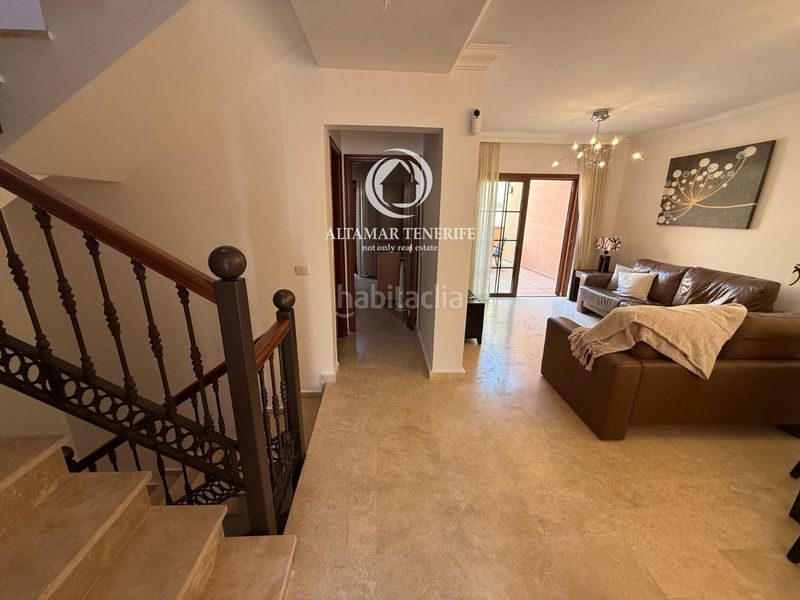 Foto b912d9b5-d8cc-4510-a86d-3e329f422524. Casa adossada amb aparcament piscina a Playa de Fañabé Adeje