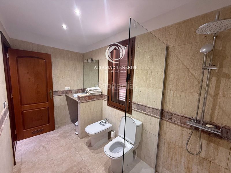 Foto bd7cd2e1-415f-45bd-badc-9dfd39b3be7d. Casa adossada amb aparcament piscina a Playa de Fañabé Adeje
