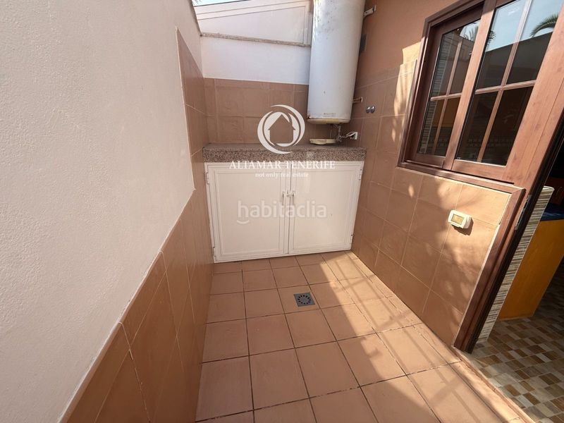 Foto e9c41ef3-847b-4f7c-a24c-bb4dc6aaf504. Casa adossada amb aparcament piscina a Playa de Fañabé Adeje