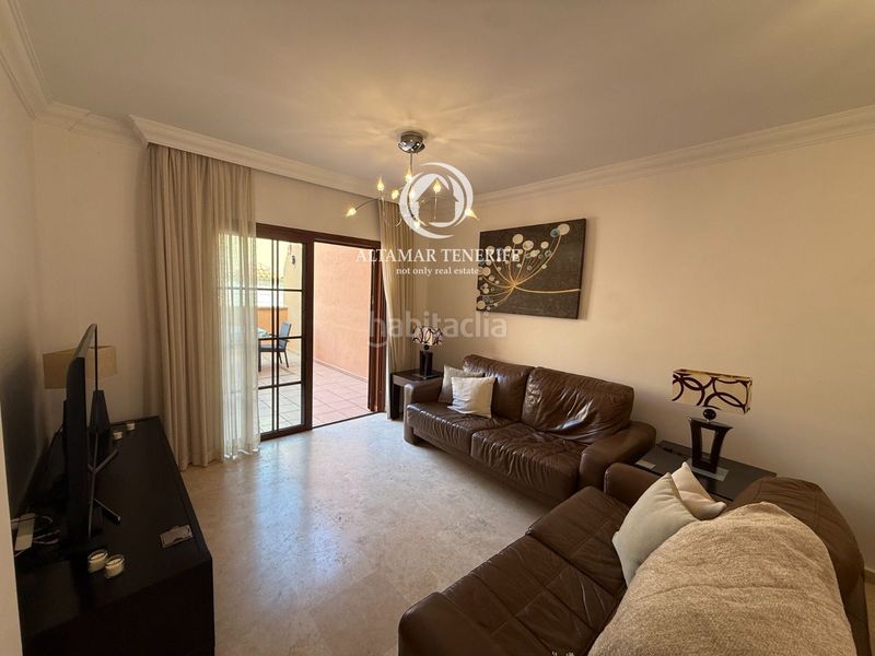 Foto ed525a7a-39b5-4f94-b559-1e37e679c527. Casa adossada amb aparcament piscina a Playa de Fañabé Adeje