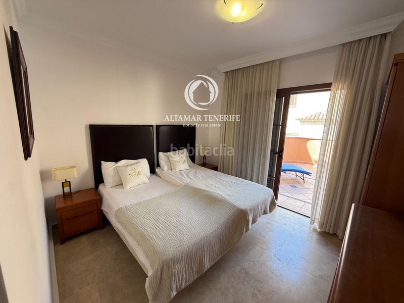 Foto f7c8f8d0-aa2e-4096-9077-b671def11857. Casa adossada amb aparcament piscina a Playa de Fañabé Adeje