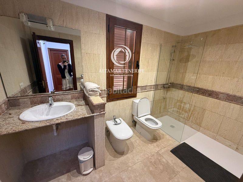 Foto fd300654-5a6c-42f4-b9b6-61b8d7179650. Casa adossada amb aparcament piscina a Playa de Fañabé Adeje