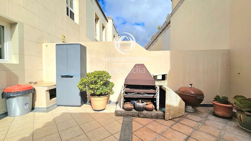 Foto 58d8d447-c4a3-4647-a11e-0e08888a1319. Casa adossada amb aparcament a Chayofa Arona