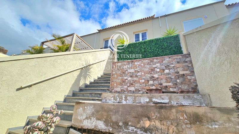 Foto 7d83f09c-832b-4ad5-a82c-3f3a7f3e9c90. Casa adossada amb aparcament a Chayofa Arona