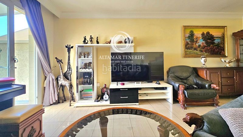 Foto bad930fe-29c0-438f-8d88-1e97e3ee50ab. Casa adossada amb aparcament a Chayofa Arona