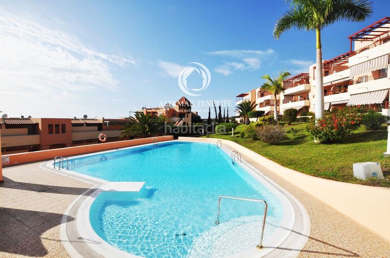 Foto 53c865ad-d3a0-4afb-aece-bd38976861b4. Apartament amb aparcament piscina a Playa Fañabé Alto Adeje