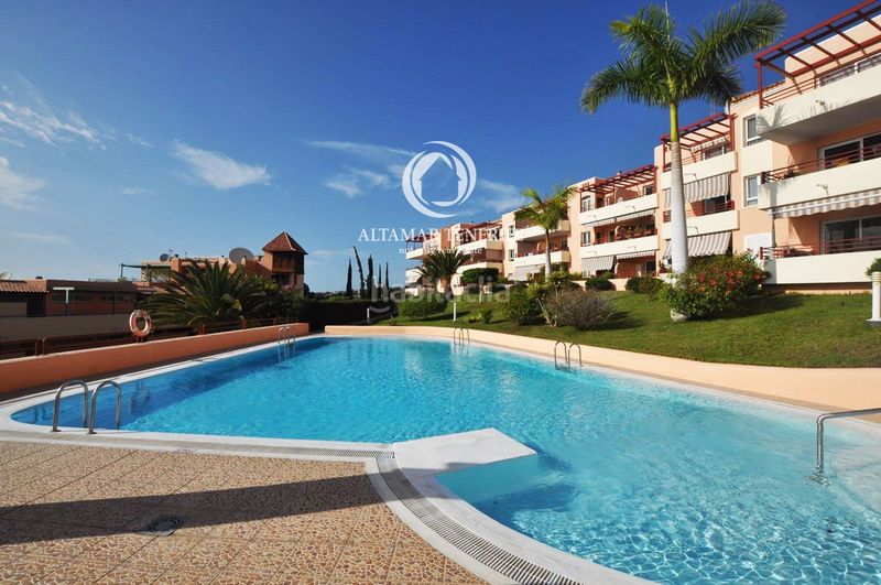 Foto 9e8cd572-7f63-40bb-9730-7c1b23b7ed8b. Apartament amb aparcament piscina a Playa Fañabé Alto Adeje