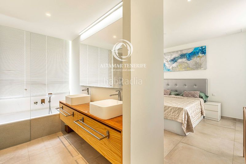 Foto 5a70561f-03d2-4d70-b600-f28371b63cf8. Casa amb aparcament piscina a Abama Guía de Isora