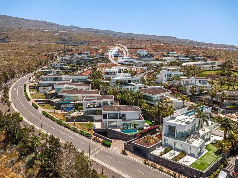 Foto a85e2306-2f67-43d1-af81-a3bcf0b93ee1. Casa amb aparcament piscina a Abama Guía de Isora
