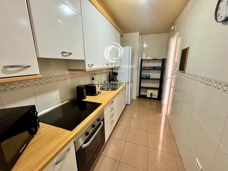 Foto db5dfb88-f6f7-4ff5-b200-9ba8b2f24851. Apartament amb aparcament piscina a Playa del Duque Adeje