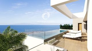 Rent House  Calle melilla. Alquiler villa adosada con piscina privada y vistas al mar en ro