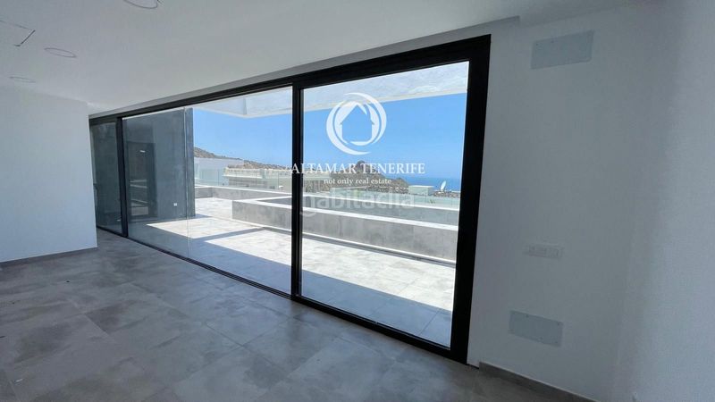 Foto 1e04d9f9-edde-43b2-bbd9-9ef285039847. Lloguer casa amb aparcament piscina a Torviscas Centro y Alto Adeje