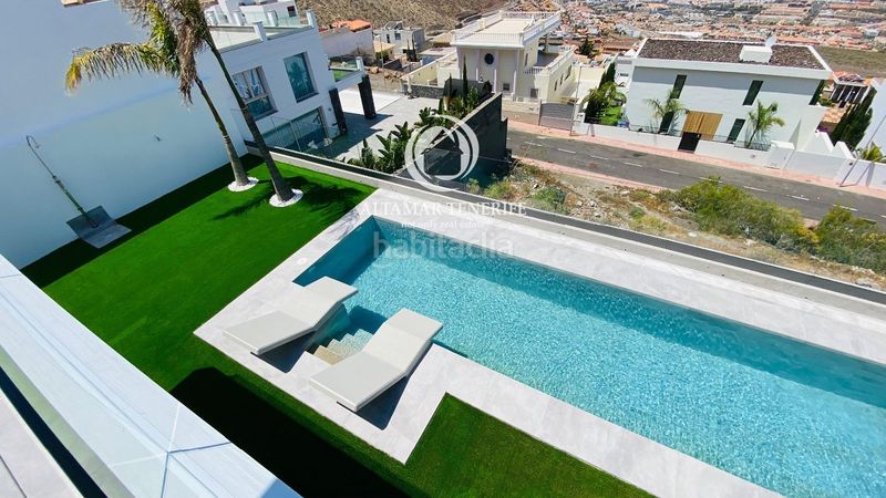 Foto 9eda2e54-8ea9-4b1e-a09a-24e7057334cc. Lloguer casa amb aparcament piscina a Torviscas Centro y Alto Adeje