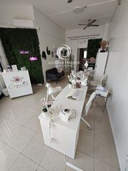 Umzug Geschäftsraum  C. el ancla. Traspaso de salón de belleza y estética totalmente equipado en a