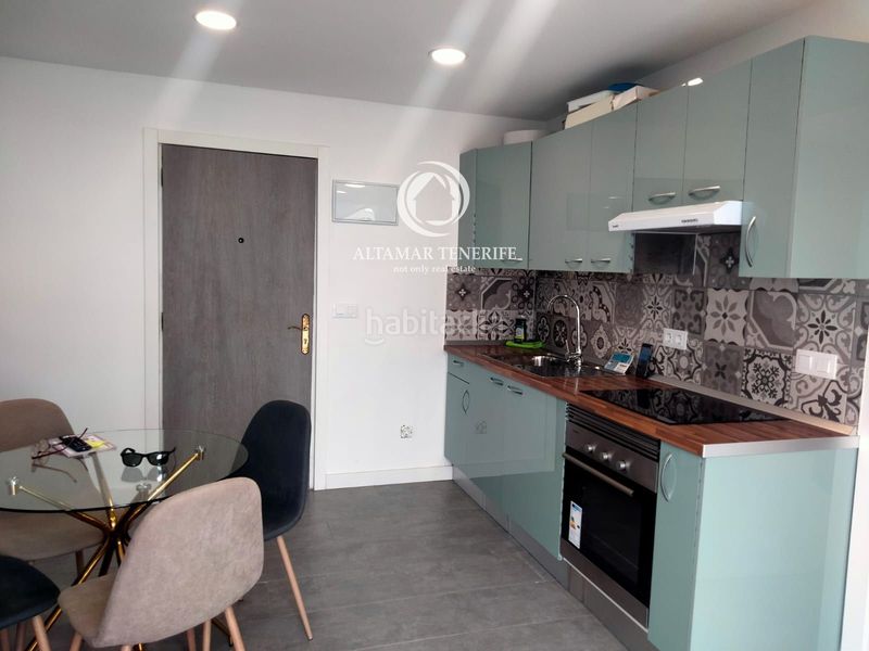 Foto 1b9eb6c3-5a08-4a35-8f80-04fd15cee10a. Apartament amb piscina a Playa de las Américas Arona