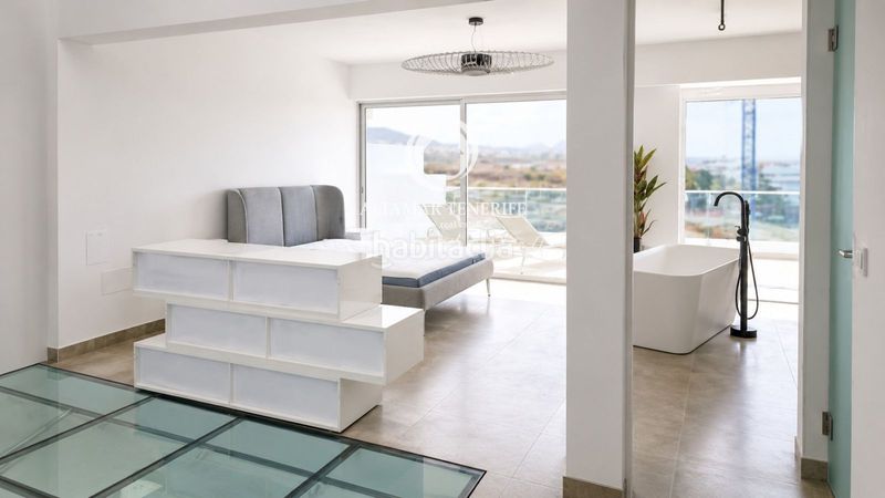 Foto 32778773-9f4c-4a33-ab69-a4dfd5cf266d. Apartament amb aparcament piscina a La Caleta Adeje