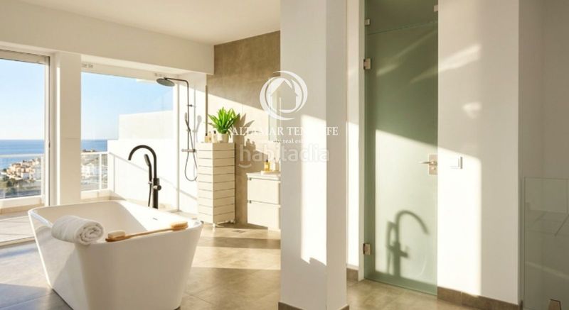 Foto 456c49c1-e964-4815-96fc-6af4907d6831. Apartament amb aparcament piscina a La Caleta Adeje