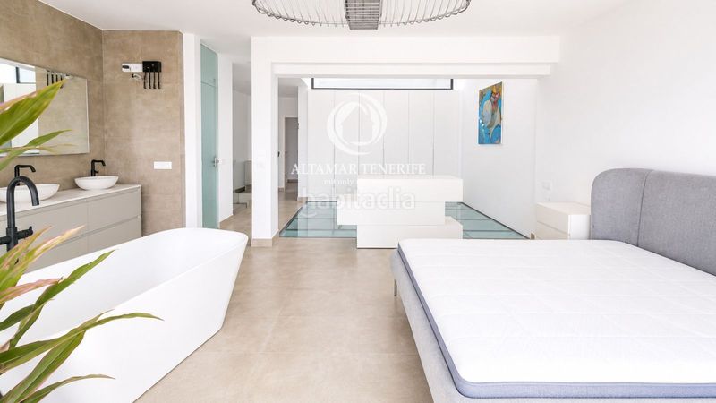 Foto 7f07022d-e56c-4b87-98d5-ebb972970b4f. Apartament amb aparcament piscina a La Caleta Adeje