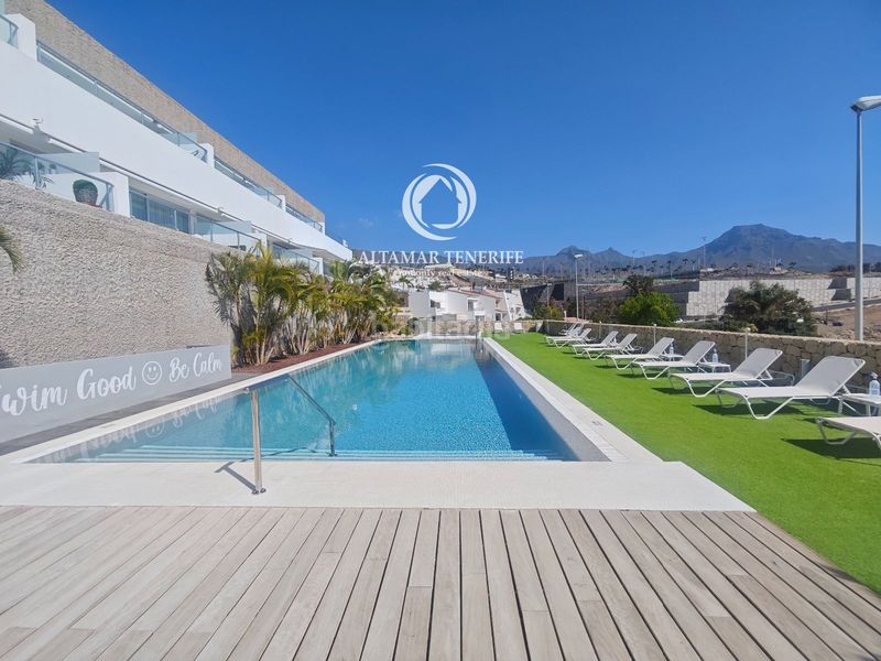 Foto b15c9be3-7262-4631-bf98-e56813176e3d. Apartament amb aparcament piscina a La Caleta Adeje